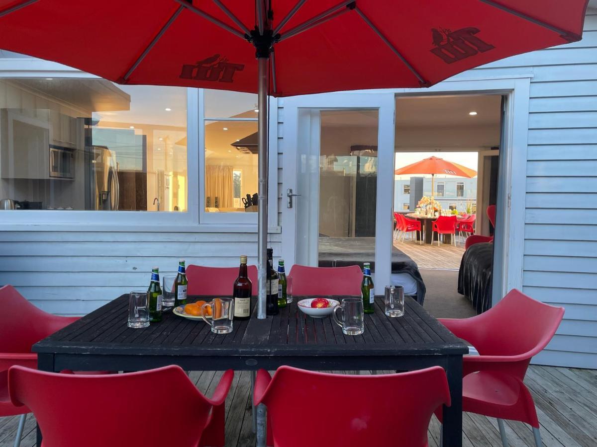 Ocean Front East End Beach House New Plymouth Ngoại thất bức ảnh