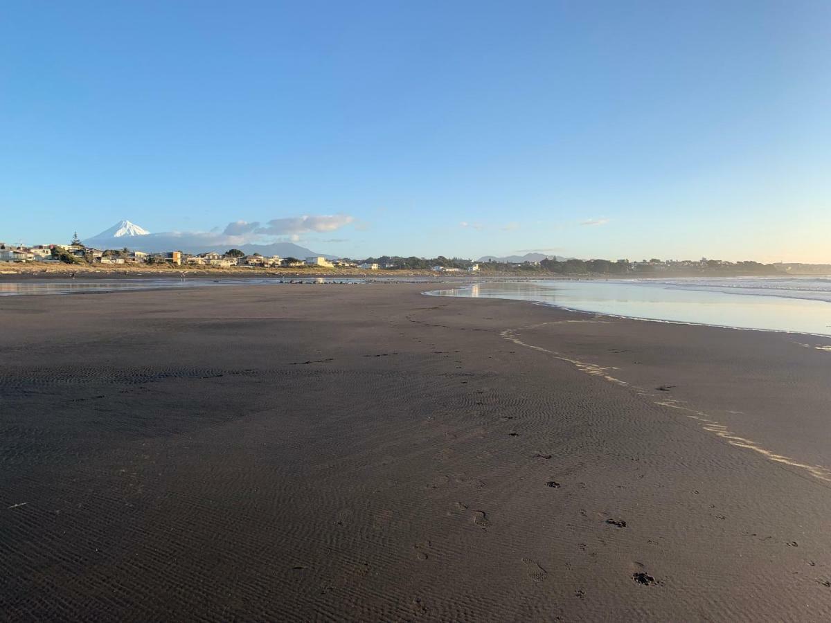 Ocean Front East End Beach House New Plymouth Ngoại thất bức ảnh
